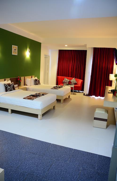 Moon Julie Hotel Sihanoukville Exterior photo