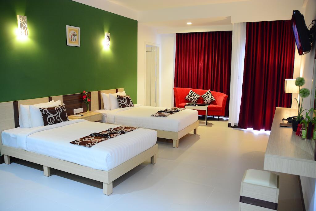 Moon Julie Hotel Sihanoukville Exterior photo