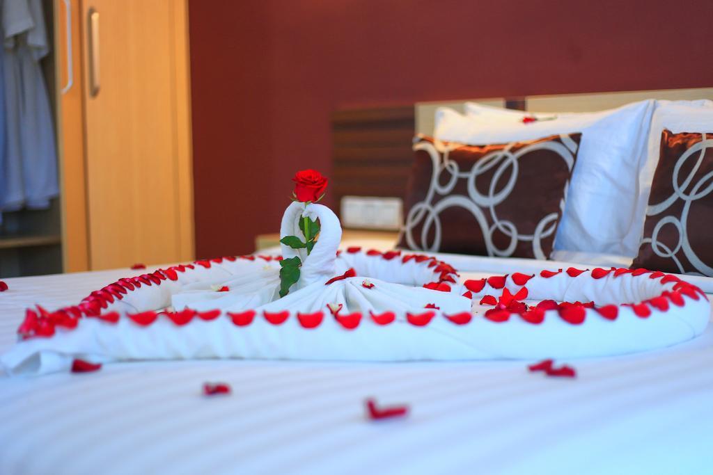 Moon Julie Hotel Sihanoukville Exterior photo